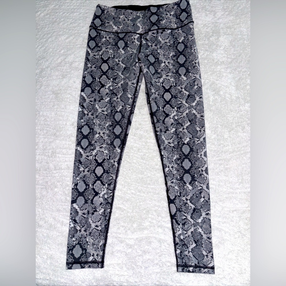 Victoria’s Secret Sport Compression Leggings-Medium